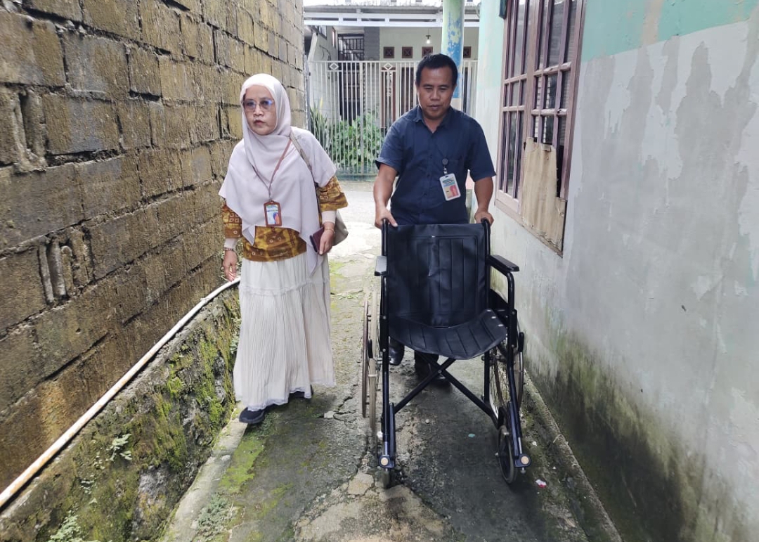 Plt. Kadinsos PMD Dora Wardani : kami hadir di sini membawa Amanah