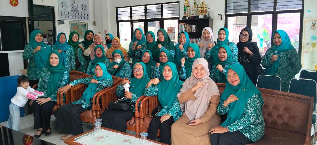 Yovan Pimpin Rapat bulanan Tim Penggerak PKK Kelurahan Rawabangun 